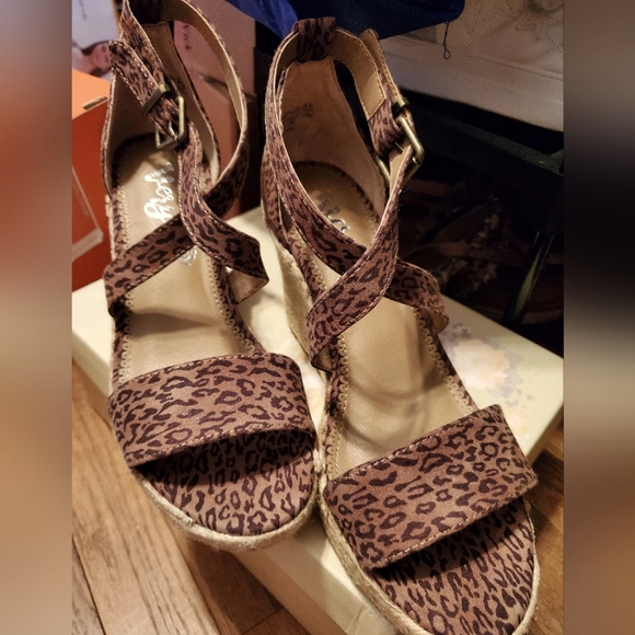 NIB Very G Leopard Print Wedge Espadrilles - Picture 2 of 5